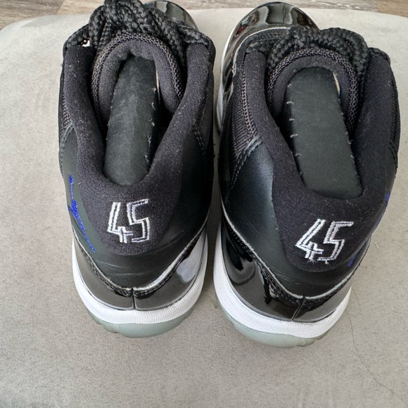 Jordan 11 space jam size 8 - Picture 2 of 13